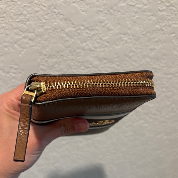 Tory Burch Brown Leather Long Zip Wallet - Picture 5 of 12